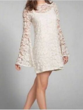 Abercrombie & Fitch Cream Lace Bell-Sleeve Mini Dress Sz Small